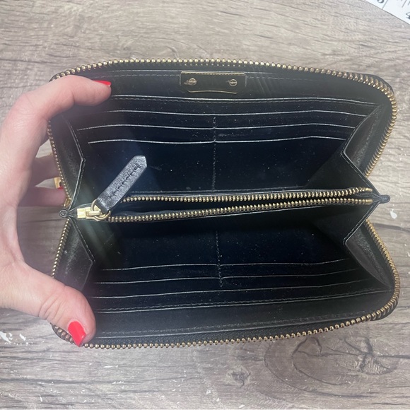 Burberry Wallet Leather Black Round - Picture 7 of 9